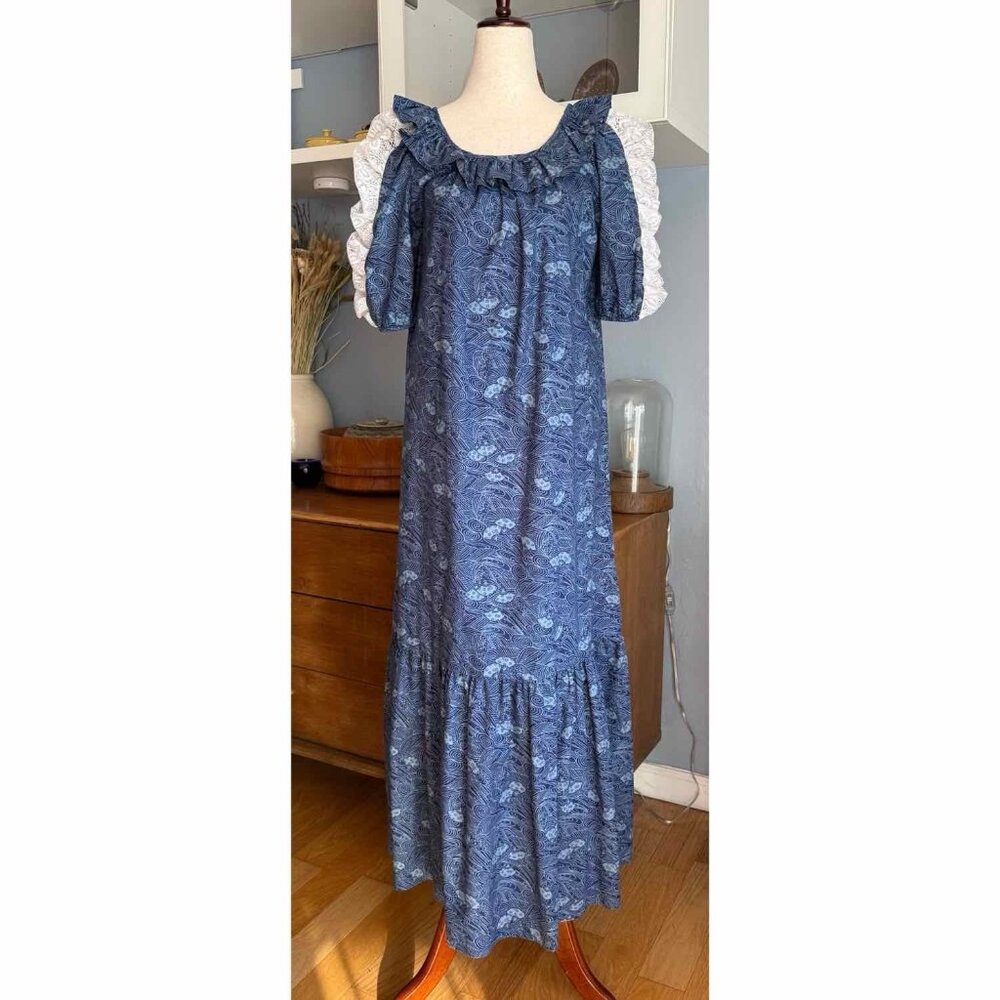 VTG Jane M Honolulu Hawaiian Muumuu House Dress Sz 4 Blue w/ White Lace Trim